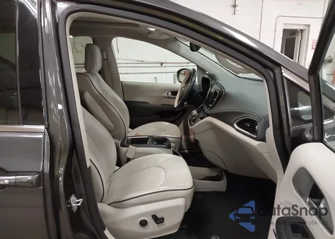 2018 Chrysler Pacifica Hybrid Limited z USA, uszkodzony, nr VIN 2C4RC1N72JR130895